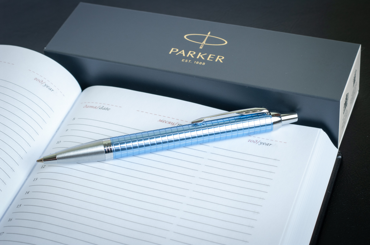 Почему ручки паркер такие дорогие. Ручка Parker 1931691 Blue. Шариковая ручка Parker Urban Core 2143639. Ручка шариковая Parker "im achromatic Black" синяя, 1,0мм, подарочная упаковка. Parker набор шариковая ручка im Core.